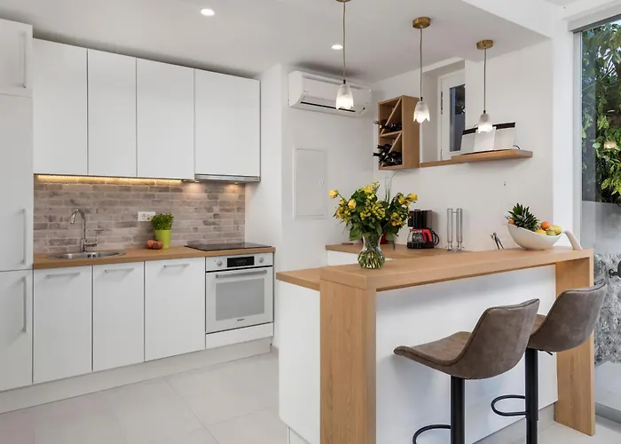 With Parking Space - 23879 Lejlighed Opatija